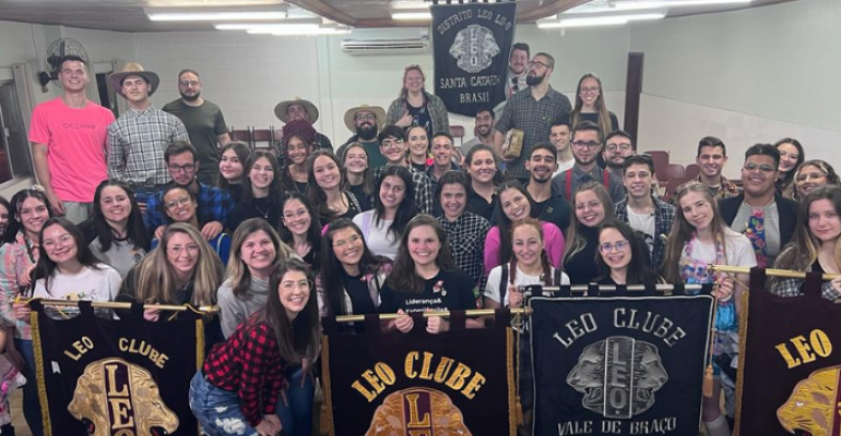 LEO Clube realiza evento de liderança para jovens